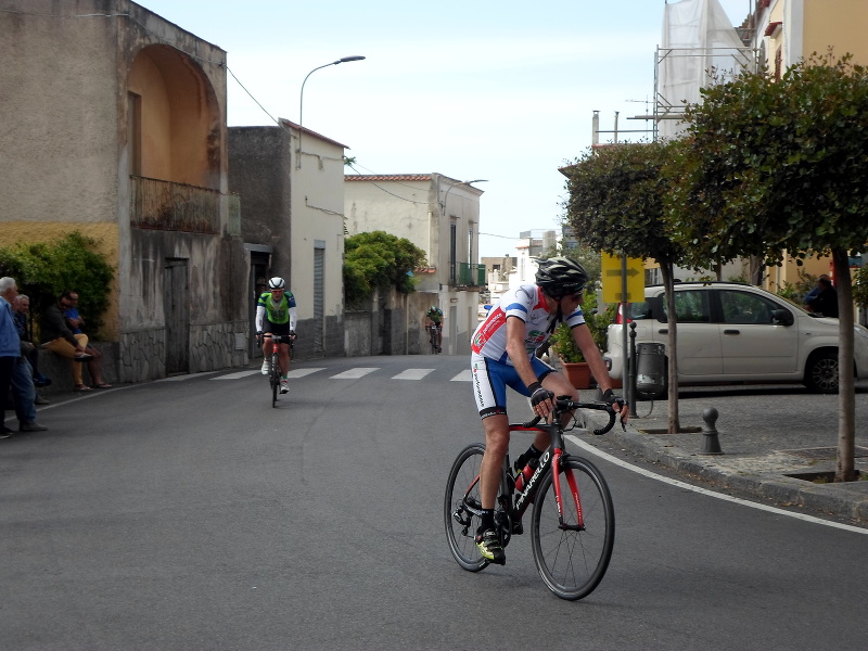 Ischia cycling race turns